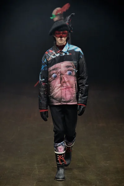 Look 18